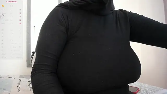 Snapshot of Amina_hafsa chatting on 03.13.26 Amina hafsa online show from 03.13.26