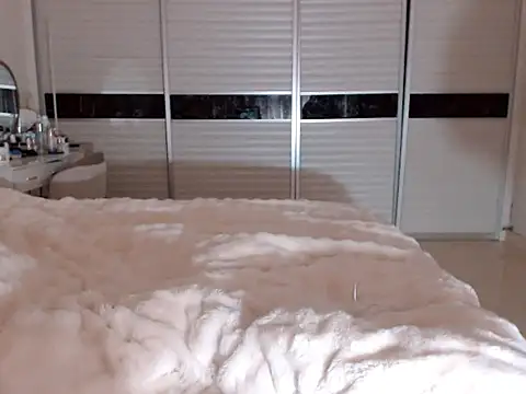 -Lucky Girl online show from 01.04.25