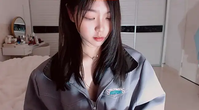 -Lucky Girl online show from 02.13.25