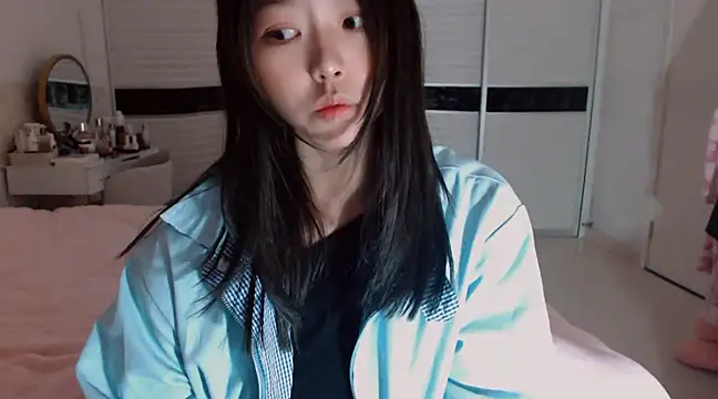 -Lucky Girl online show from 02.18.25