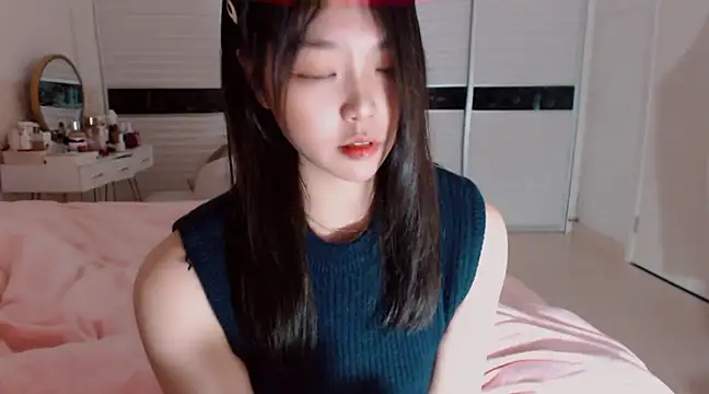 -Lucky Girl online show from 02.20.25