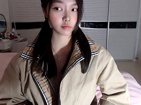 -Lucky Girl online show from 02.26.25