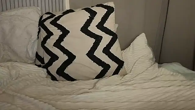 Snapshot of Sweetninaaa chatting on 10.13.25 Sweetninaaa online show from 10.13.25