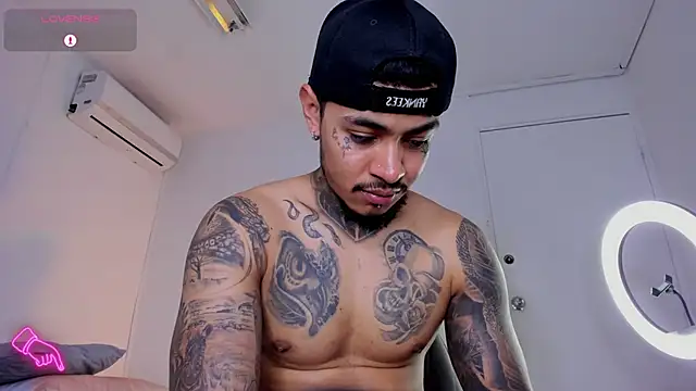 JordanSmiith  online show from 02.13.25