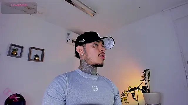 JordanSmiith  online show from 02.17.25