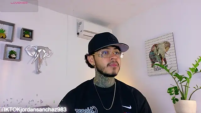 JordanSmiith  online show from 02.04.26