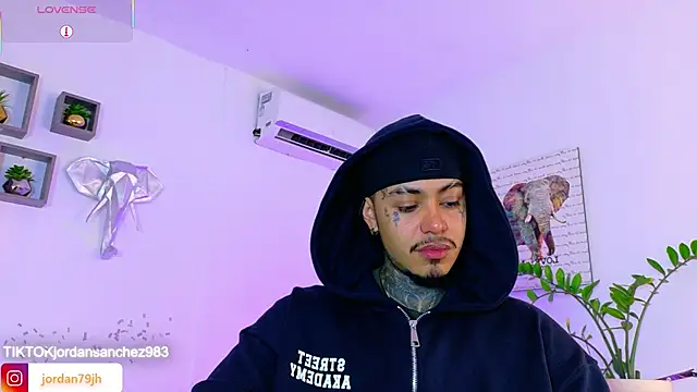 Snapshot of JordanSmiith_ chatting on 05.28.26 JordanSmiith online show from 05.28.26