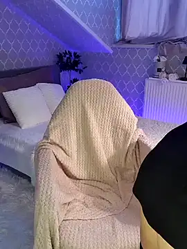 GjuliaX online show from 02.25.25