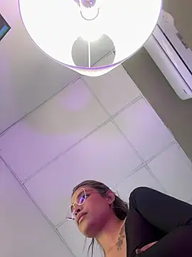 maykka online show from 02.12.25