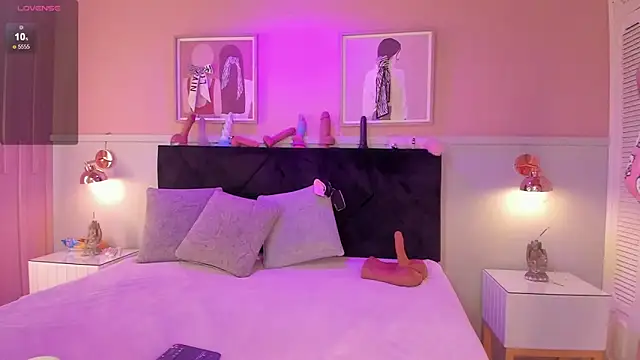 chloe watson  online show from 12.02.25