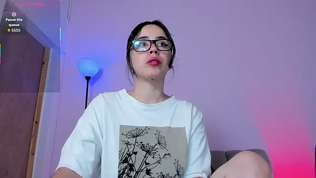 Snapshot of zoe6x chatting on 02.21.26 zoe6x online show from 02.21.26