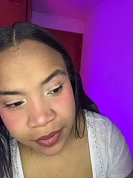 leila 22 online show from 10.25.25