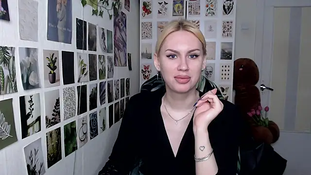 Snapshot of CapriScorpion chatting on 05.15.26 CapriScorpion online show from 05.15.26