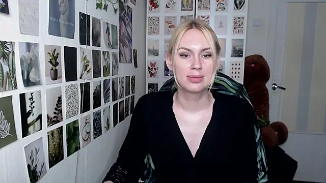 Snapshot of CapriScorpion chatting on 05.17.26 CapriScorpion online show from 05.17.26