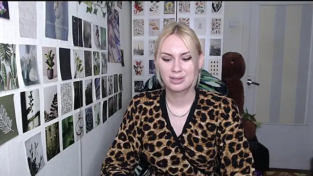 Snapshot of CapriScorpion chatting on 06.10.26 CapriScorpion online show from 06.10.26