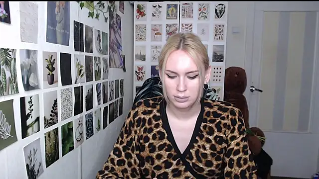 Snapshot of CapriScorpion chatting on 06.14.26 CapriScorpion online show from 06.14.26