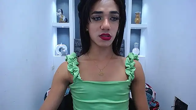 Snapshot of KatrinaQueen1 chatting on 02.20.25 KatrinaQueen1 online show from 02.20.25