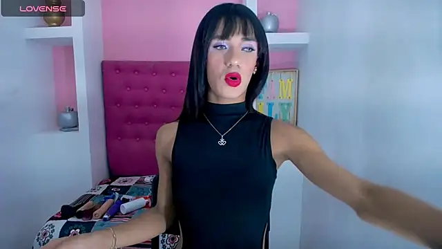 Snapshot of KatrinaQueen1 chatting on 09.14.25 KatrinaQueen1 online show from 09.14.25