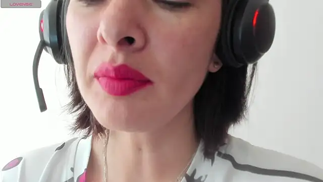 queen fetish online show from 11.21.25