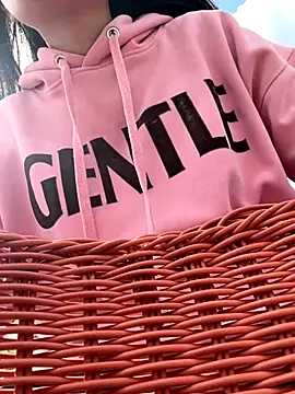 Zhuli11 online show from 10.27.25