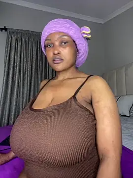 Bustygoddess32 online show from 06.18.26