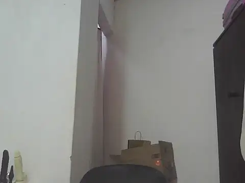 Sexxybella27 online show from 10.17.25