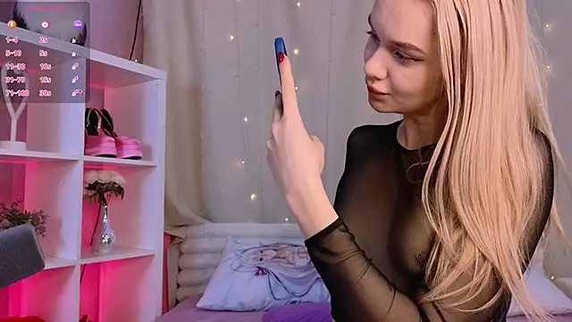 Snapshot of Viena_dias chatting on 02.17.25 Viena dias online show from 02.17.25