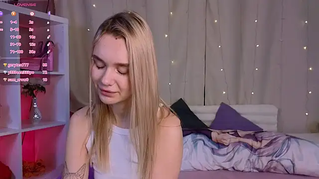 Snapshot of Viena_dias chatting on 03.02.25 Viena dias online show from 03.02.25