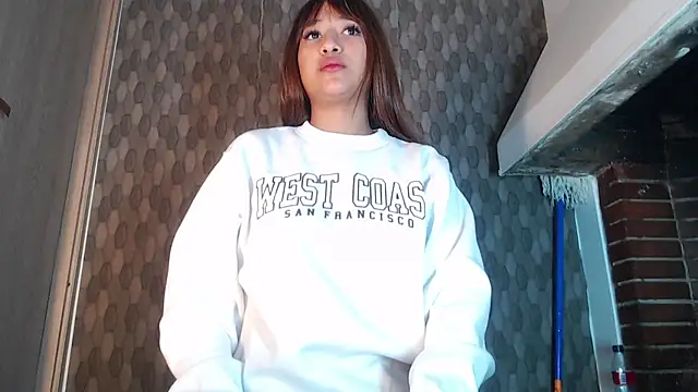 angelicatorrecm101 online show from 12.24.24