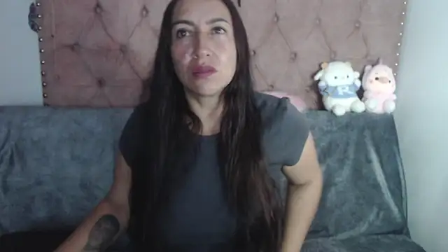 Snapshot of missbella1 chatting on 09.16.25 missbella1 online show from 09.16.25