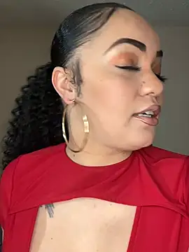 Snapshot of DestineeJayde chatting on 01.05.25 DestineeJayde online show from 01.05.25