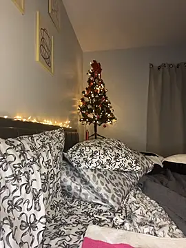 Snapshot of DestineeJayde chatting on 11.30.25 DestineeJayde online show from 11.30.25