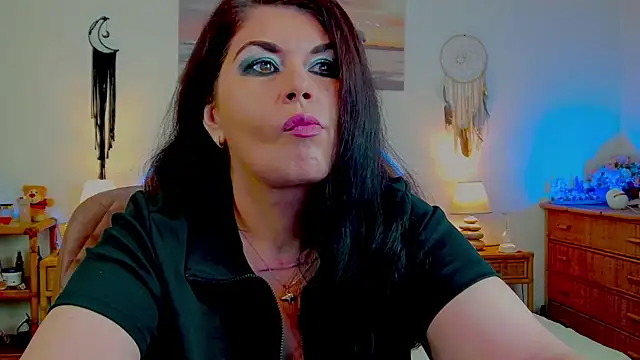 Snapshot of EllenGrace chatting on 07.20.26 EllenGrace online show from 07.20.26