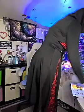 Snapshot of TrenaAnne chatting on 02.20.25 TrenaAnne online show from 02.20.25