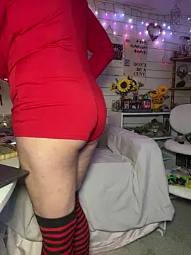 TrenaAnne online show from 05.11.26
