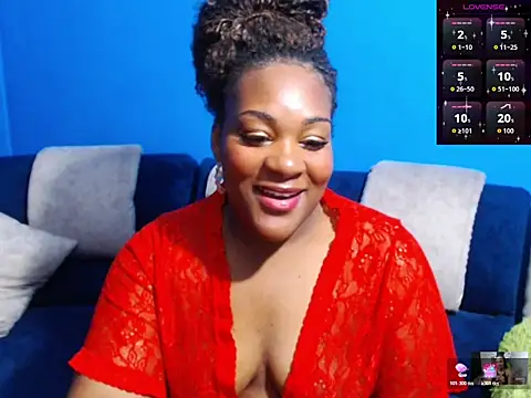 Snapshot of the_pearl199 chatting on 11.16.25 the pearl199 online show from 11.16.25