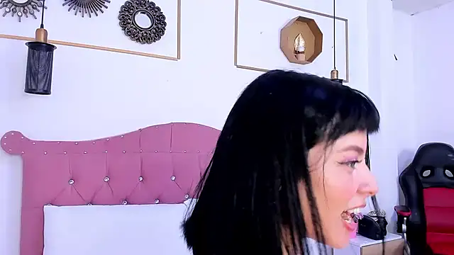Snapshot of AnnieNasty chatting on 01.17.25 AnnieNasty online show from 01.17.25