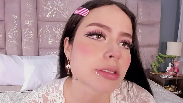 Snapshot of AnnieNasty chatting on 11.01.25 AnnieNasty online show from 11.01.25