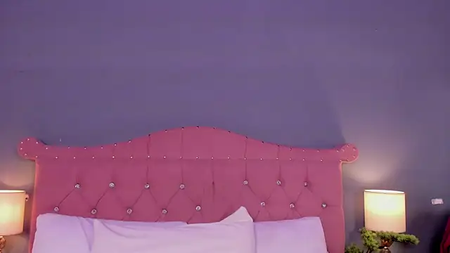 Snapshot of AnnieNasty chatting on 12.22.25 AnnieNasty online show from 12.22.25