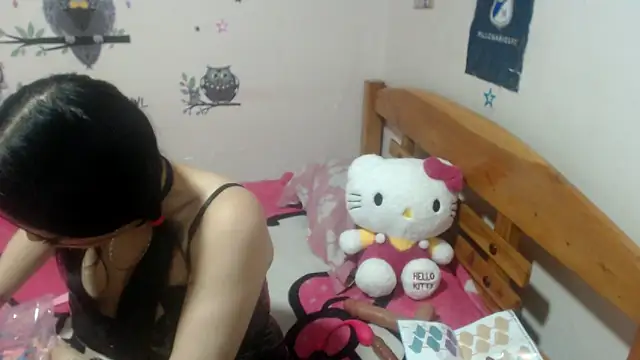 montthbluee online show from 11.25.25