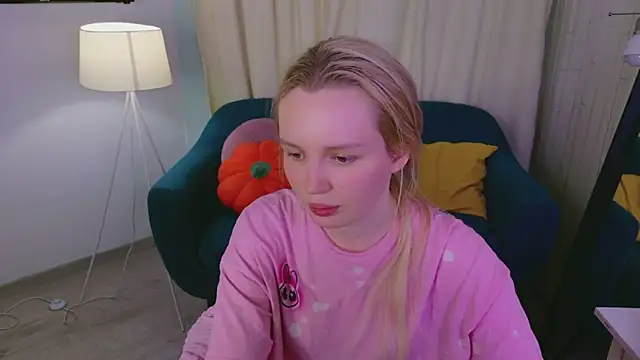 Beatrica Klein online show from 06.16.26