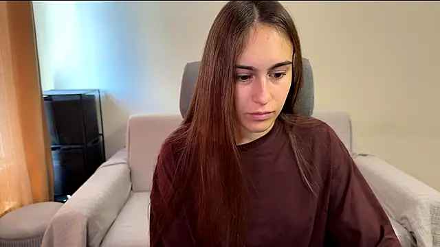 Snapshot of AliceKolltt chatting on 09.25.25 AliceKolltt online show from 09.25.25