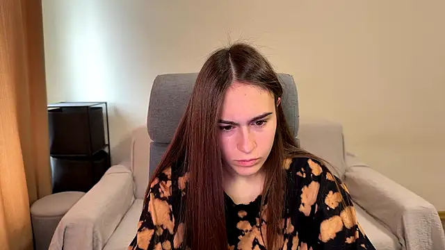 Snapshot of AliceKolltt chatting on 09.28.25 AliceKolltt online show from 09.28.25