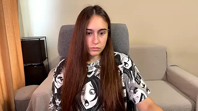 Snapshot of AliceKolltt chatting on 10.07.25 AliceKolltt online show from 10.07.25