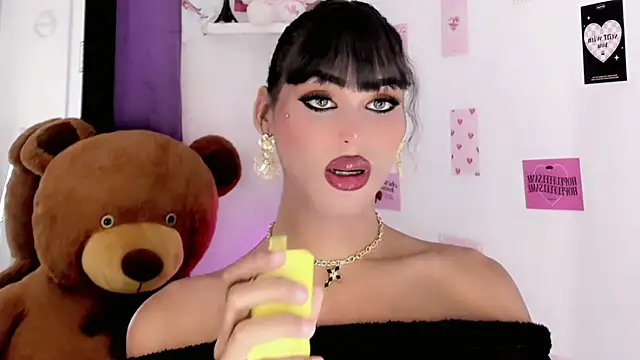 Snapshot of amal_baddell chatting on 05.08.26 amal baddell online show from 05.08.26