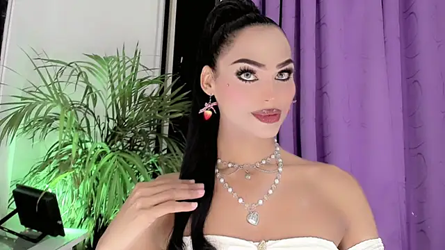 Snapshot of amal_baddell chatting on 06.11.26 amal baddell online show from 06.11.26