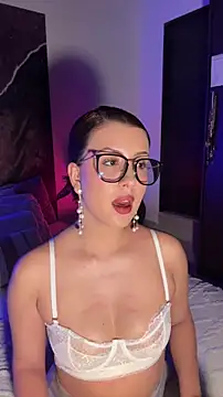 EmaSaenz online show from 12.22.25