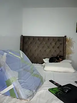 manuela star online show from 02.28.25