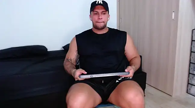 Snapshot of frank_myles chatting on 01.27.25 frank myles online show from 01.27.25