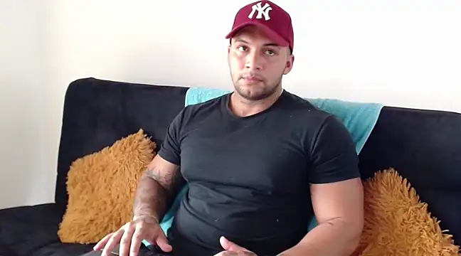 Snapshot of frank_myles chatting on 02.24.25 frank myles online show from 02.24.25